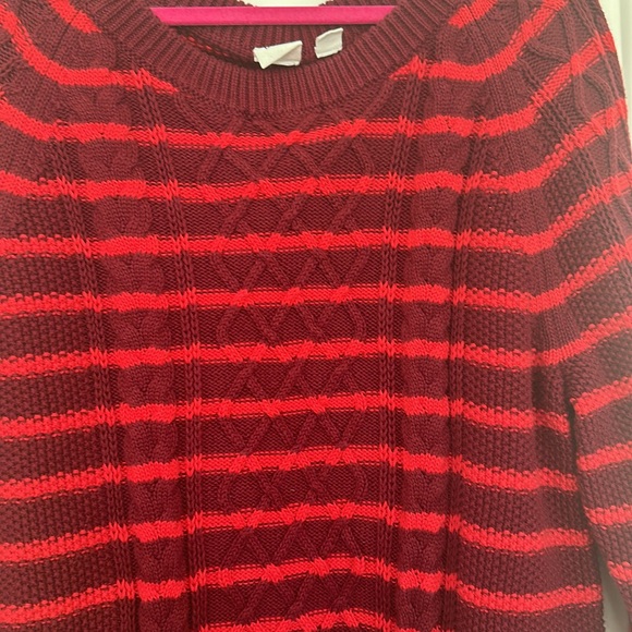 GAP red sweater - Picture 3 of 4